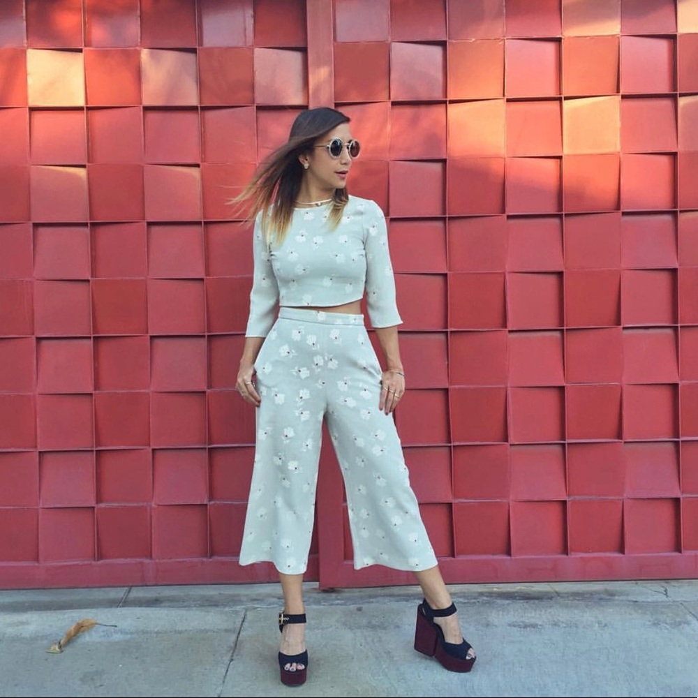 Zara Two Pieces Set (Crop top and Pants)